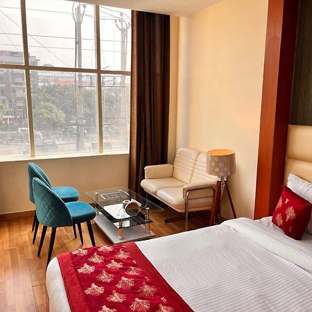 Oyster Pearl I Near Medanta Hospital I Sec-39 I Gurgaon Hotel Exterior photo