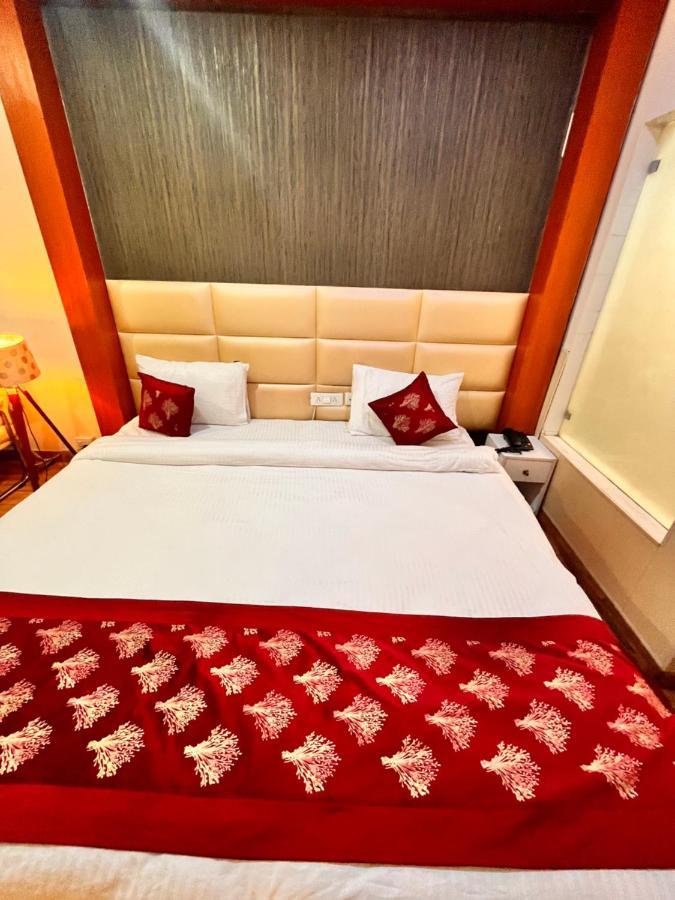 Oyster Pearl I Near Medanta Hospital I Sec-39 I Gurgaon Hotel Exterior photo