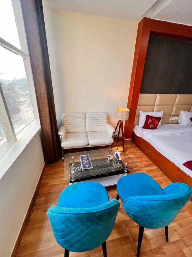 Oyster Pearl I Near Medanta Hospital I Sec-39 I Gurgaon Hotel Exterior photo
