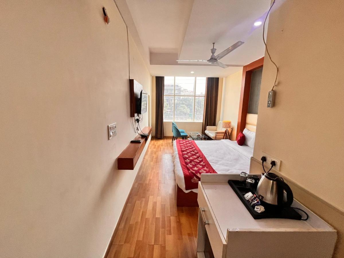 Oyster Pearl I Near Medanta Hospital I Sec-39 I Gurgaon Hotel Exterior photo