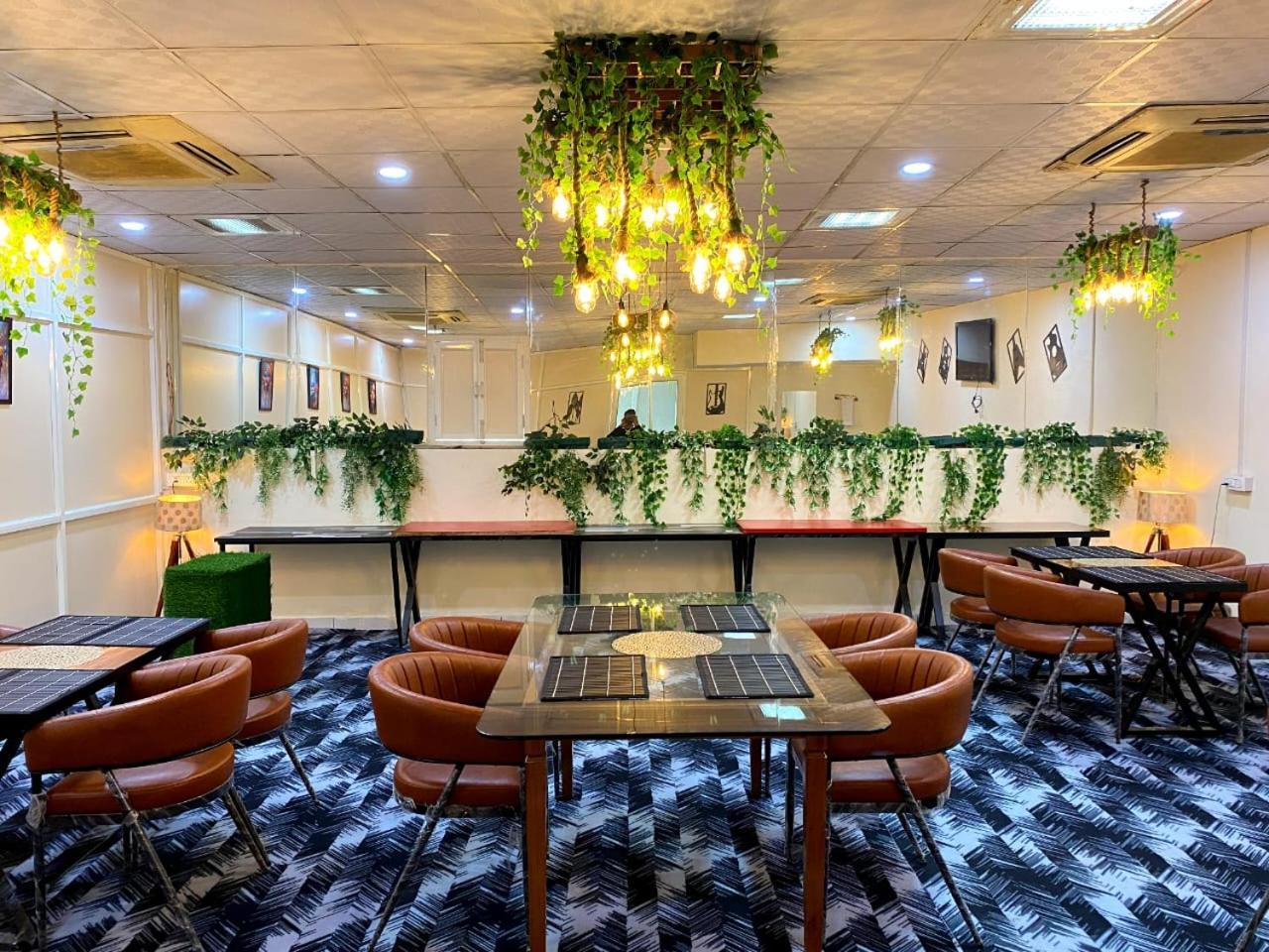 Oyster Pearl I Near Medanta Hospital I Sec-39 I Gurgaon Hotel Exterior photo