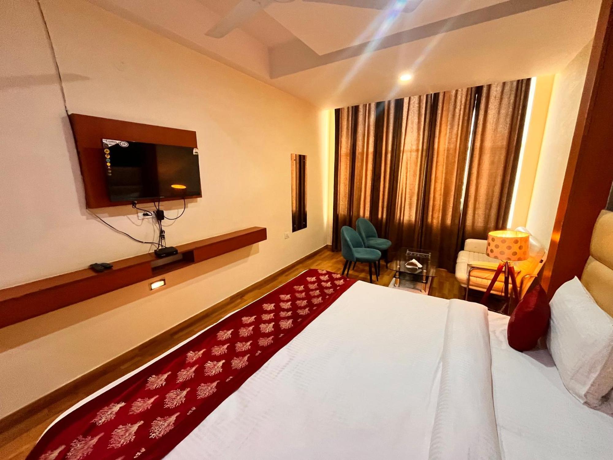 Oyster Pearl I Near Medanta Hospital I Sec-39 I Gurgaon Hotel Exterior photo